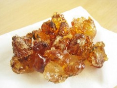 桃胶的功效与作用，桃胶的图片，桃胶用法及注意事项