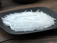 冰片的功效与作用，冰片的图片，冰片用法及注意事项